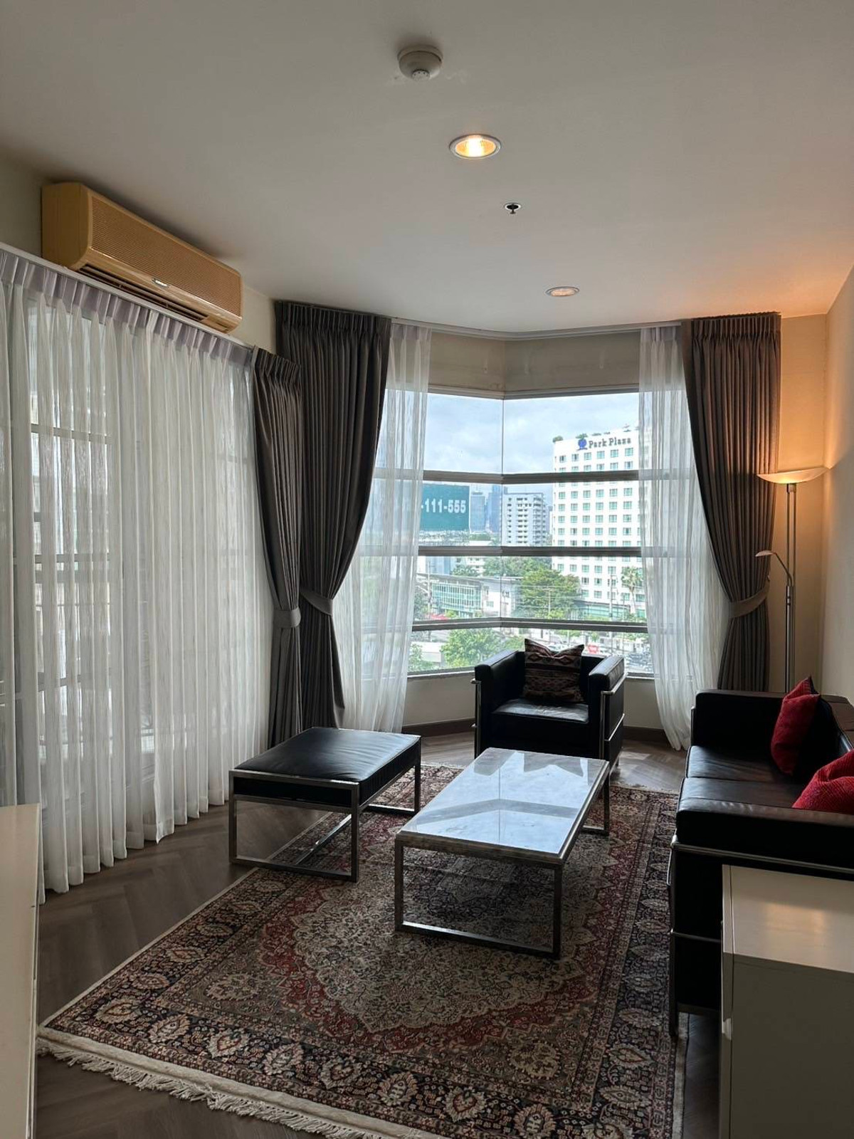 For RentCondoSukhumvit, Asoke, Thonglor : 2 Bedroom Big 75 Sq. 🚝 BTS Asoke invites this way. 📍Citi Smart Sukhumvit 18 only 40,000 baht! The center of the city cannot be found (contact: 081-152-6154)