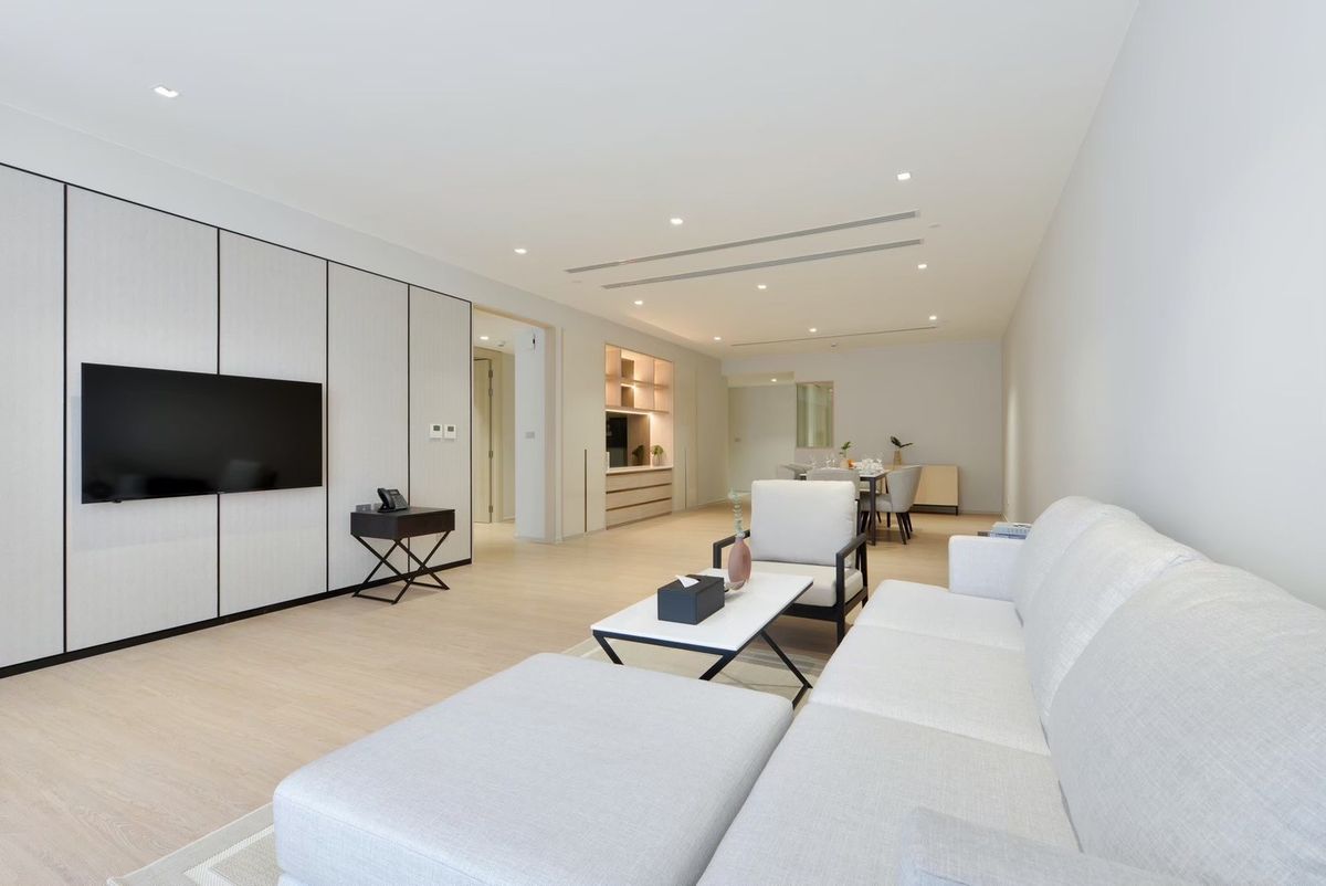 ให้เช่าสุขุมวิท อโศก ทองหล่อ : 🐾 Pet-Friendly Service Apartment | Spacious 3BR 200 sq.m | Asok – ฿140,000/month