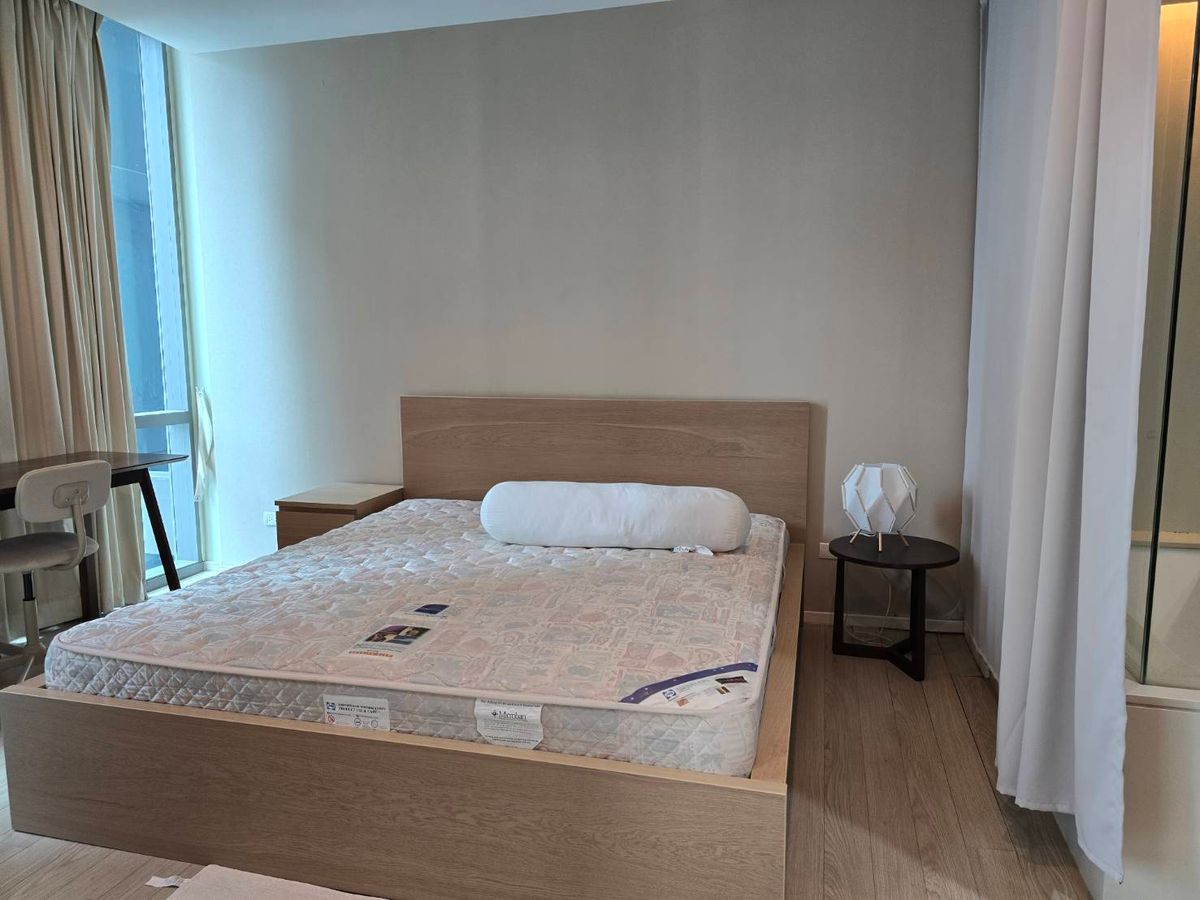 For RentCondoSukhumvit, Asoke, Thonglor : Opposite SWU 📍The Room Sukhumvit 21, big room, 51 sq.m., 30,000 baht ✨ worth the center of Asoke Condo beautiful: interested, contact 081-152-6154