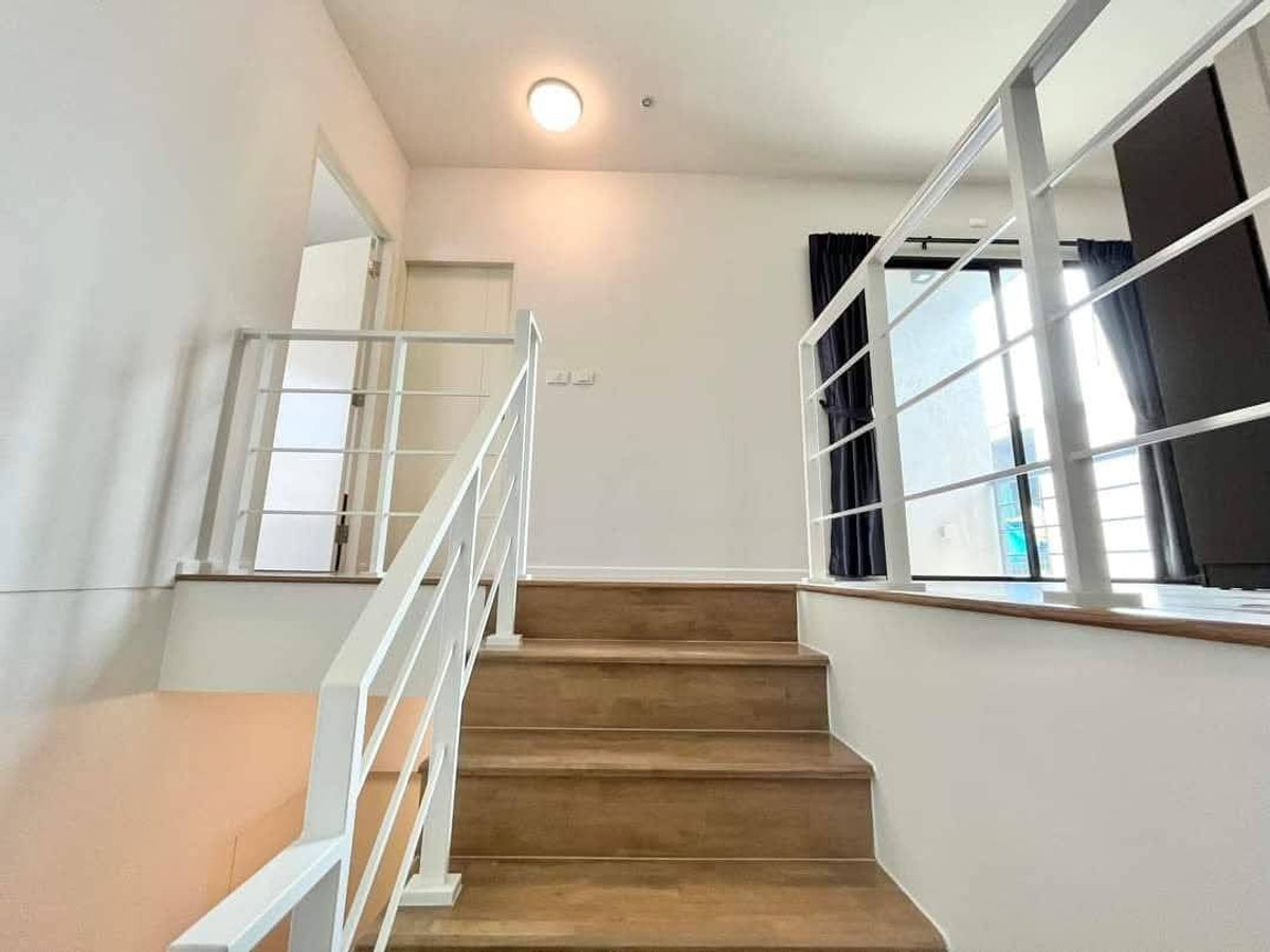 For RentTownhomeRama5, Ratchapruek, Bangkruai : Corner townhome with river view, pet-friendly, near Rama 5 Bridge, 3 bedrooms, 3 bathrooms.