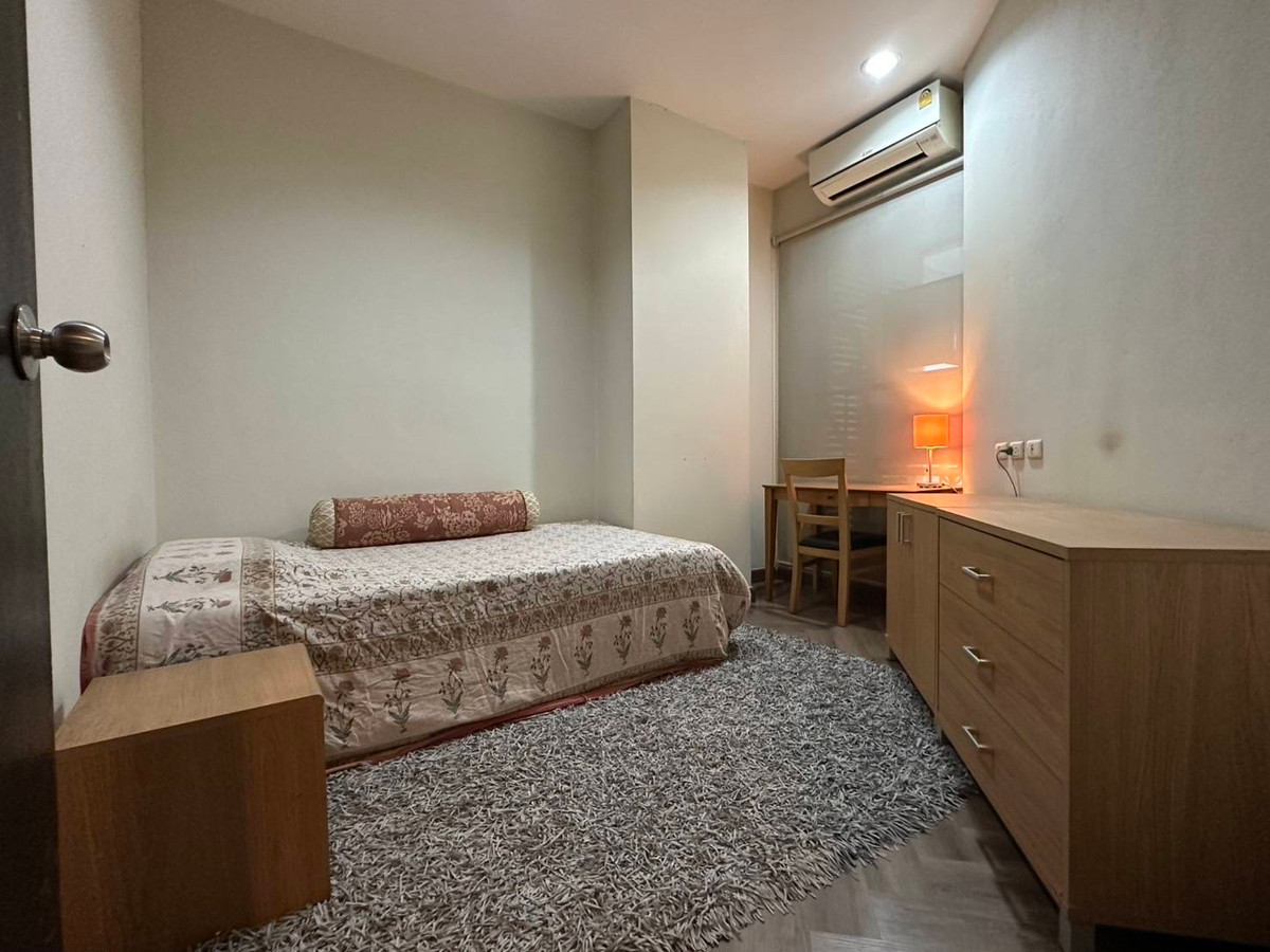 For RentCondoSukhumvit, Asoke, Thonglor : 2 Bedroom Big 75 Sq. 🚝 BTS Asoke invites this way. 📍Citi Smart Sukhumvit 18 only 40,000 baht! The center of the city cannot be found (contact: 081-152-6154)