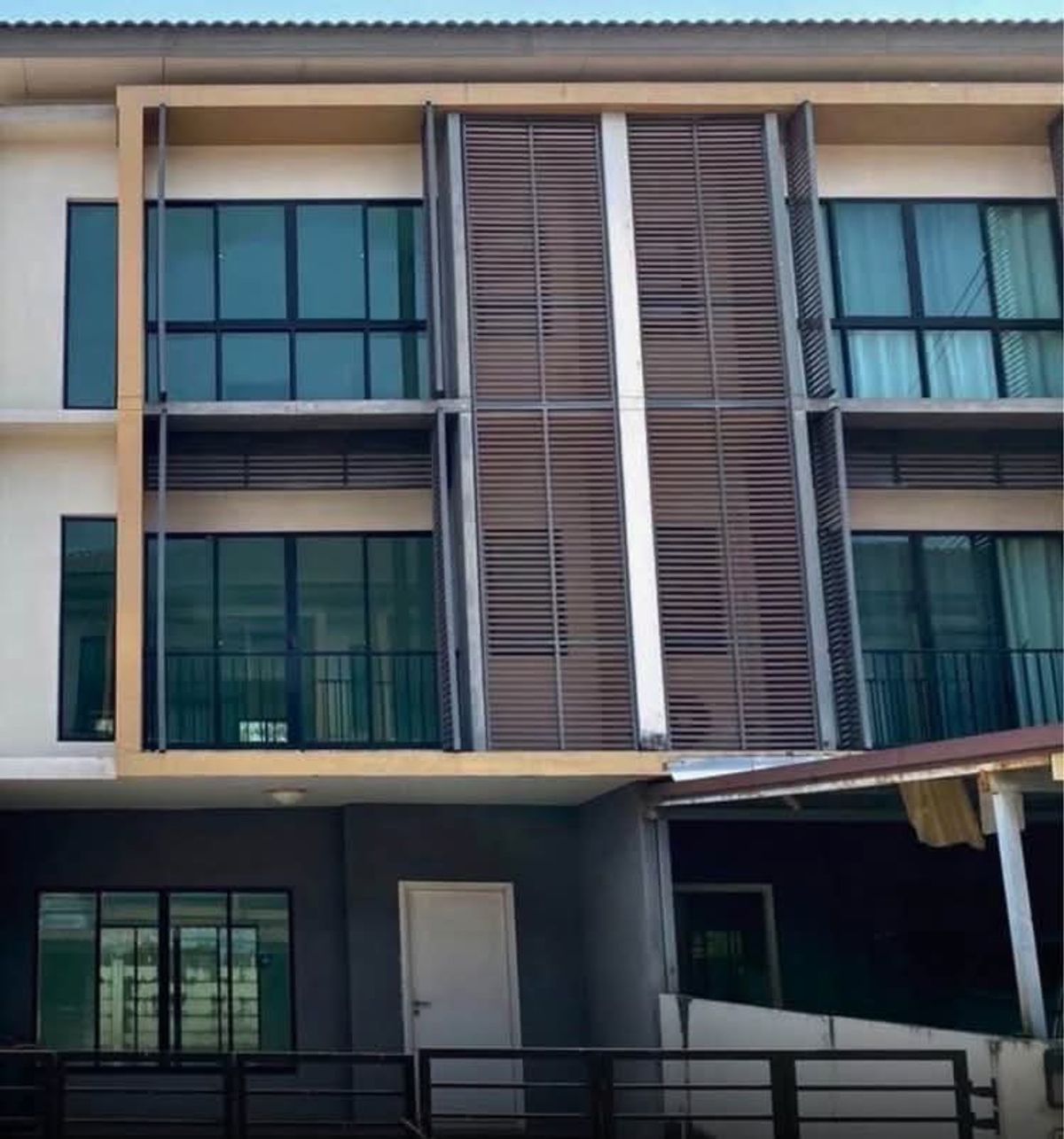ขายบ้านบางแค เพชรเกษม : Townhome The connect up 3บางแค 3 นอน 3 น้ำ 20ตรว.