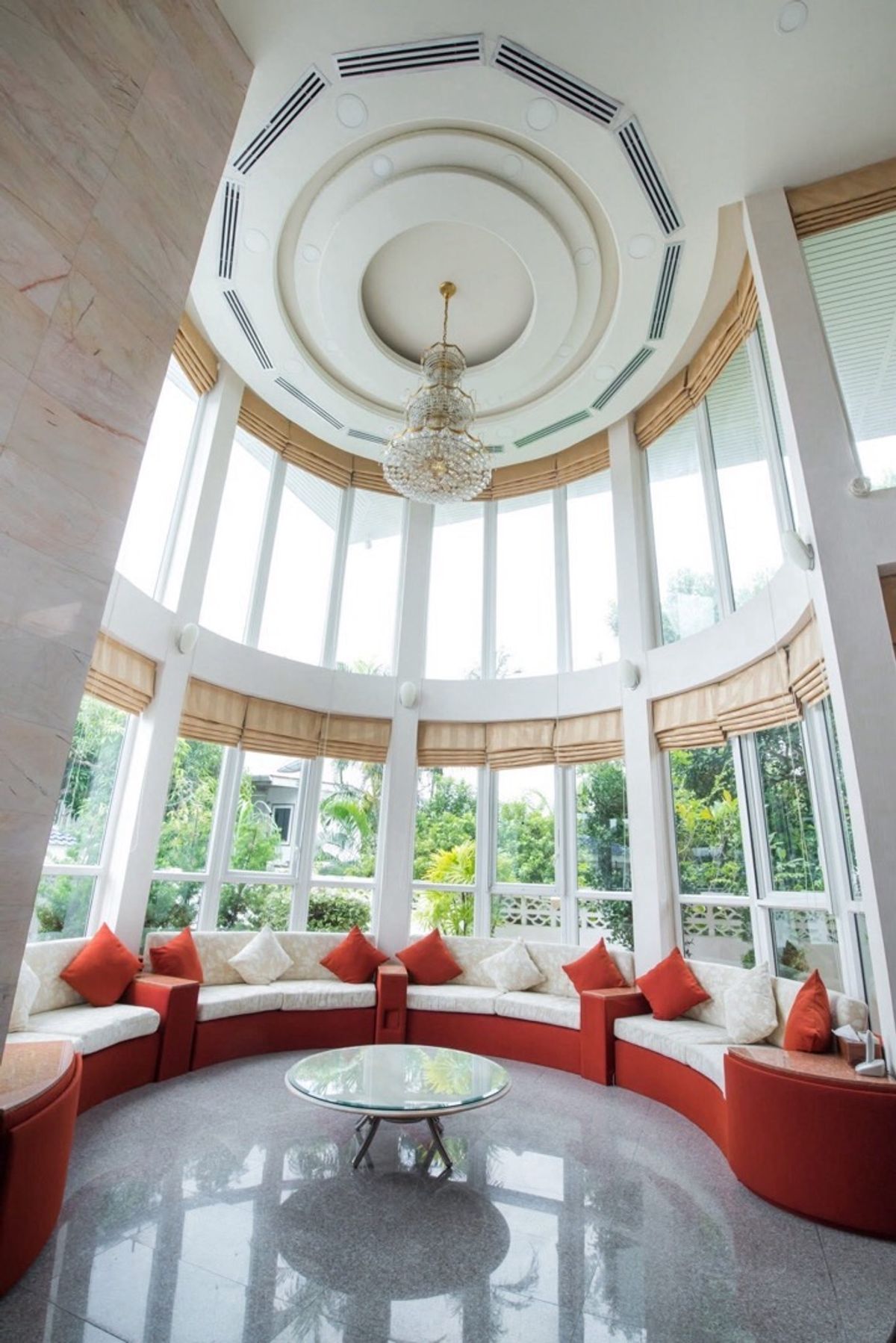 ขายบ้านพระราม 9 เพชรบุรีตัดใหม่ RCA : 📢👇 บ้านหรู พร้อมสระว่ายน้ำ ตกแต่งหรู ใกล้The Nine , เดินทางสะดวก ใกล้จุดขึ้นลงทางด่วน