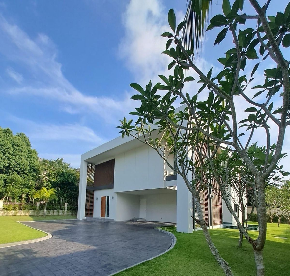 ขายบ้านพัทยา บางแสน ชลบุรี สัตหีบ : ขายบ้านหรู พัทยา (บ้านสร้างใหม่) 