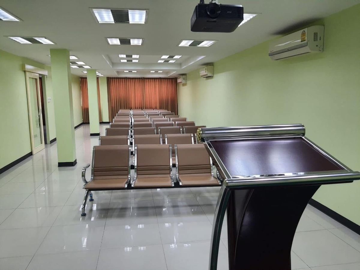 ให้เช่าอาคารพาณิชย์รัชดา ห้วยขวาง : 🏬 ปล่อยเช่า อาคารพาณิชย์ 5 ชั้น + ดาดฟ้า มีหลังคา พื้นที่ใช้สอย 1,080 ตรม 📍 อยู่ ซ. รัชดา 22 ใกล้ MRT รัชดาภิเษก เพียง 270 เมตร