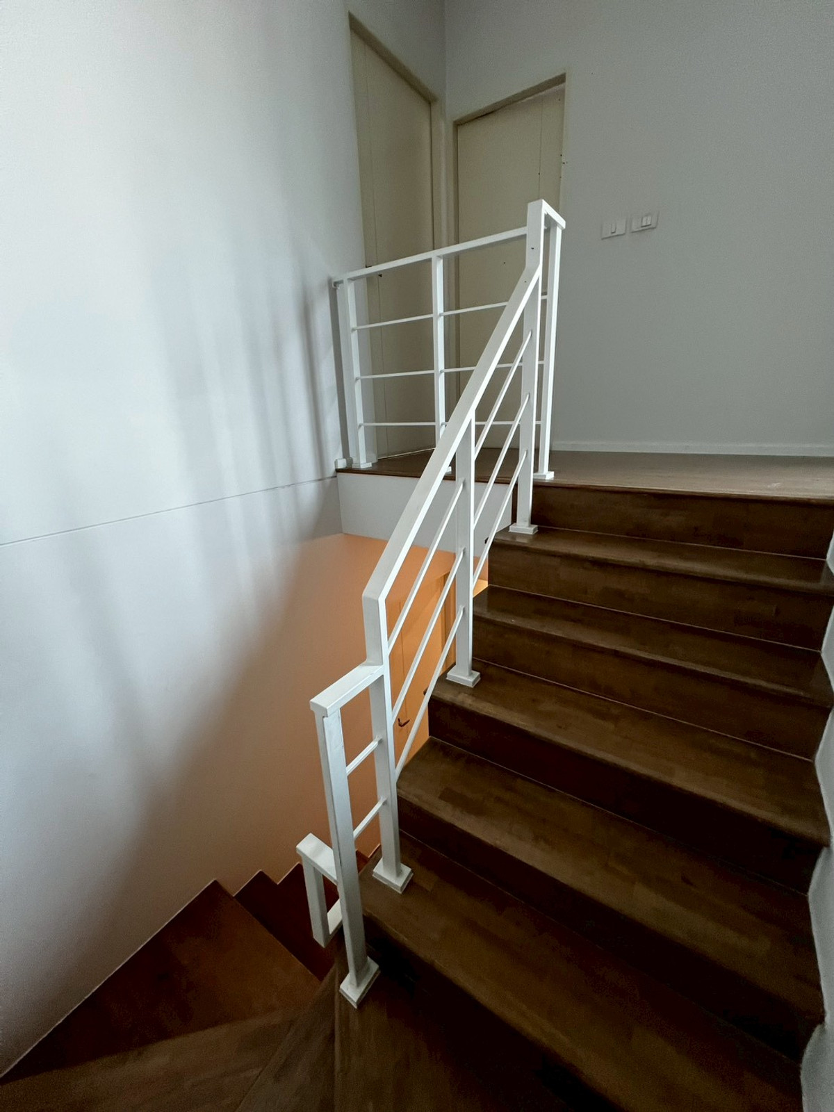 For RentTownhomeRama5, Ratchapruek, Bangkruai : Corner townhome with river view, pet-friendly, near Rama 5 Bridge, 3 bedrooms, 3 bathrooms.