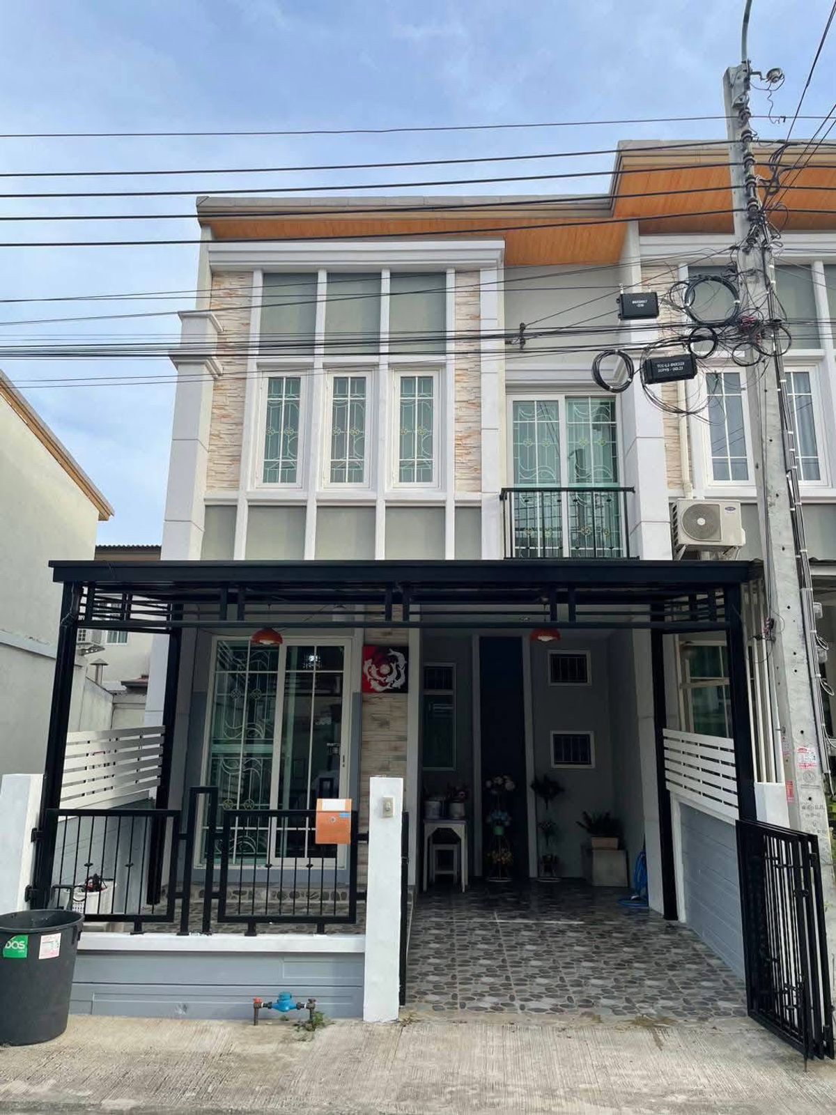 ให้เช่าทาวน์โฮมลาดกระบัง สุวรรณภูมิ : ให้เช่าทาวน์โฮม โกลเด้นทาวน์ บางนา-สวนหลวง ใกล้เมกาบางนา,ม.ราม 2