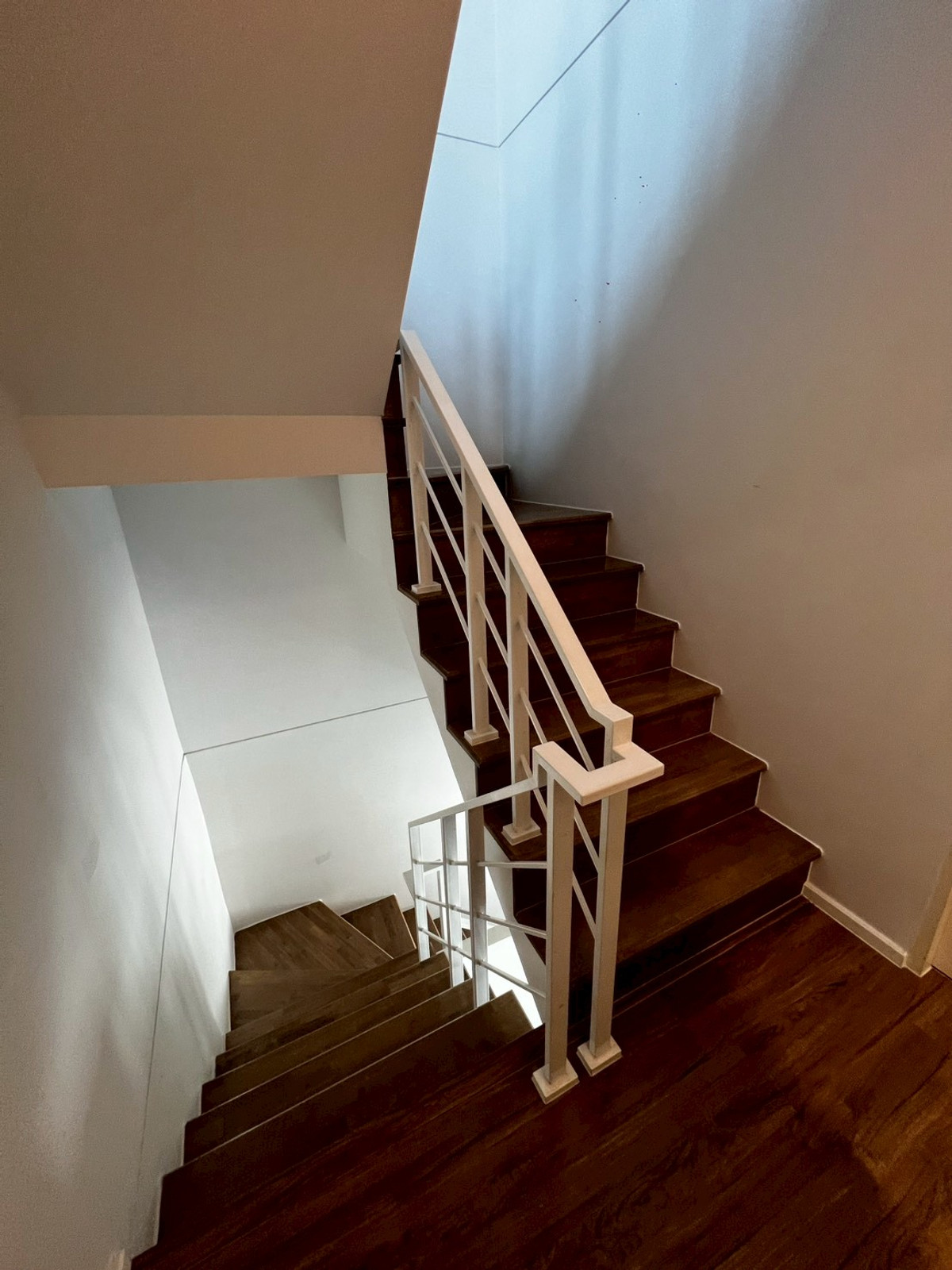 For RentTownhomeRama5, Ratchapruek, Bangkruai : Corner townhome with river view, pet-friendly, near Rama 5 Bridge, 3 bedrooms, 3 bathrooms.