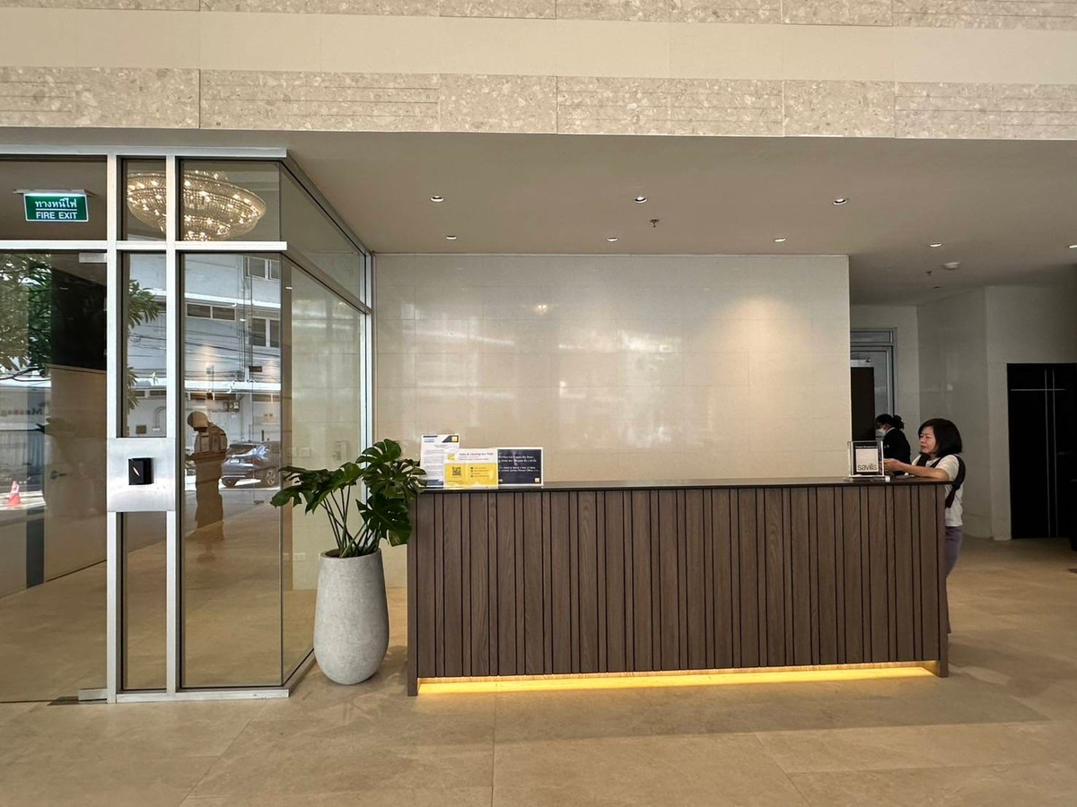 For RentCondoSukhumvit, Asoke, Thonglor : 2 Bedroom Big 75 Sq. 🚝 BTS Asoke invites this way. 📍Citi Smart Sukhumvit 18 only 40,000 baht! The center of the city cannot be found (contact: 081-152-6154)