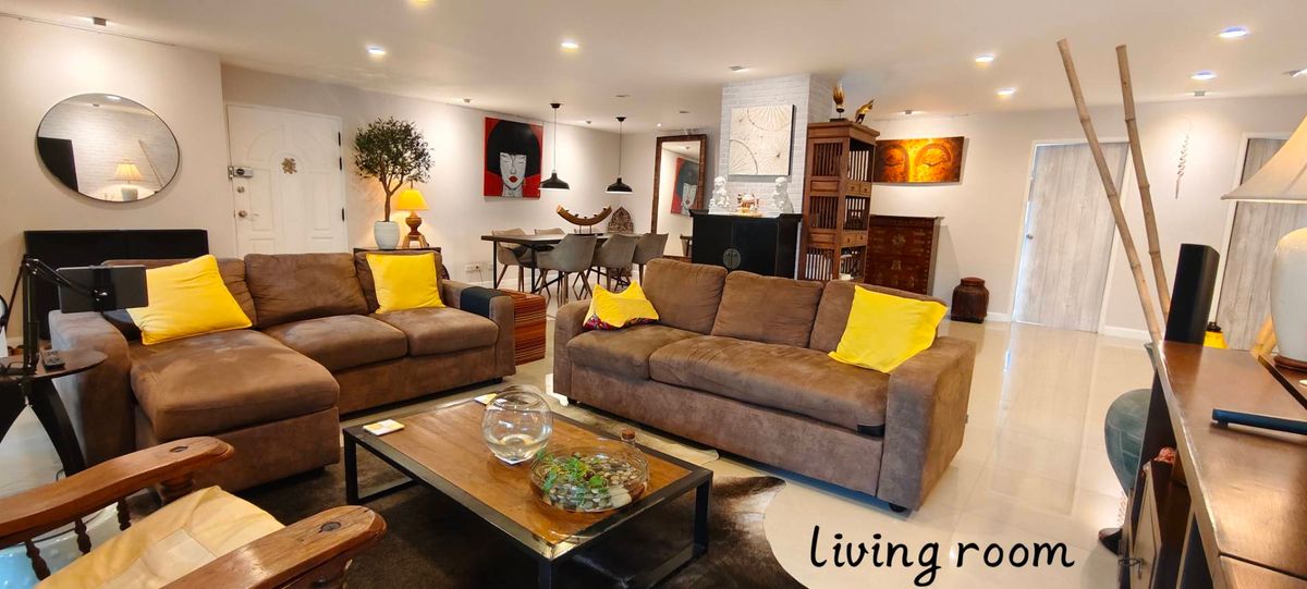ขายคอนโดสุขุมวิท อโศก ทองหล่อ : Hot Sale, 3 BDR Unit at Beverly Condo Near BTS Nana & MRT Phetchaburi