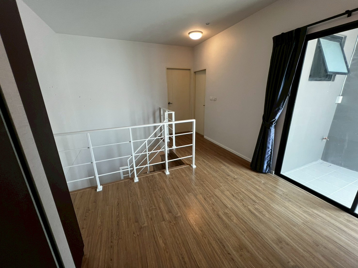 For RentTownhomeRama5, Ratchapruek, Bangkruai : Corner townhome with river view, pet-friendly, near Rama 5 Bridge, 3 bedrooms, 3 bathrooms.