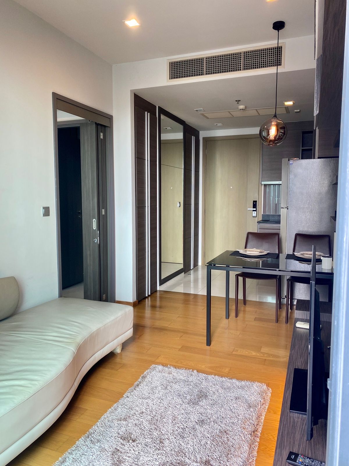 For RentCondoSukhumvit, Asoke, Thonglor : Luxury condo next to BTS Thonglor ✨KEYNE by Sansiri, 1 high class, room 37.22 sq.w., only 26,000 / month, good location in the heart of Thonglor: interested, contact 081-152-6154