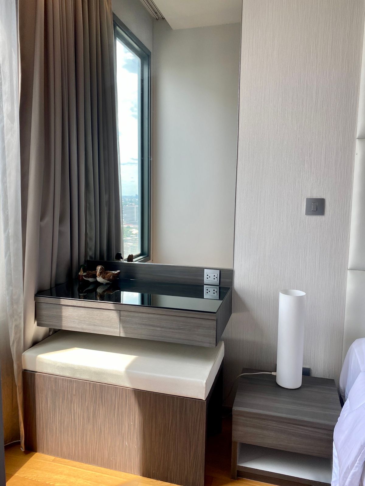 For RentCondoSukhumvit, Asoke, Thonglor : Luxury condo next to BTS Thonglor ✨KEYNE by Sansiri, 1 high class, room 37.22 sq.w., only 26,000 / month, good location in the heart of Thonglor: interested, contact 081-152-6154