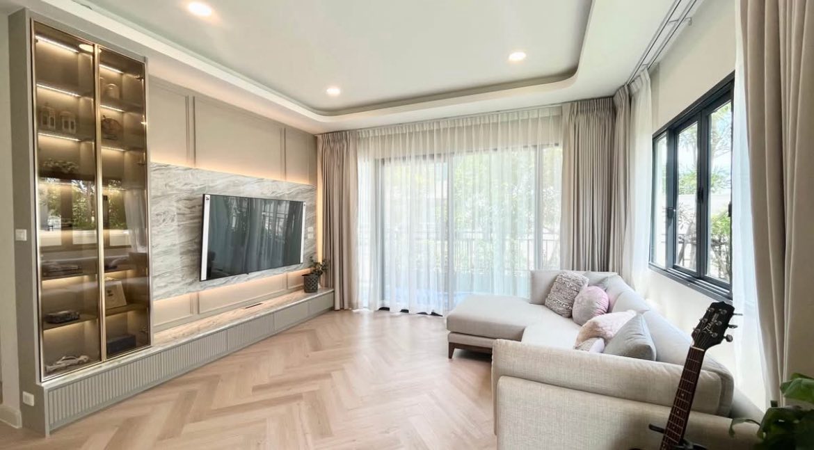 ให้เช่าบ้านบางนา แบริ่ง ลาซาล : CD03636 - Centro Bangna :  เซนโทร บางนา - Mega Bangna, International School (SISB / TCIS / Concordian), Suvarnabhumi Airport