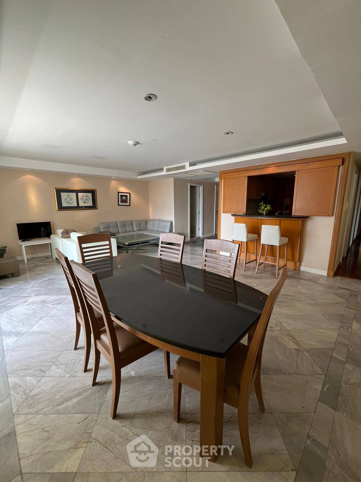 For RentCondoWitthayu, Chidlom, Langsuan, Ploenchit : 3-BR Condo at Somkid Gardens Condominium near BTS Chit Lom