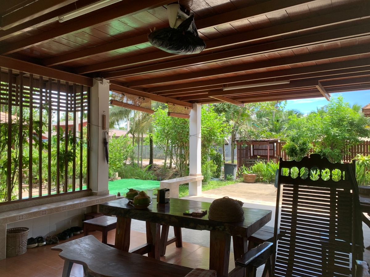 ขายบ้านสมุทรสงคราม : ขายบ้านสวนบางคนที (บ้านพิริยาภรณ์) อ.บางคนที จังหวัดสมุทรสงคราม ทำเลใกล้กรุงเทพ  พื้นที่ใหญ่มาก บรรยากาศ เงียบสงบ ปลอดภัย น่าอยู่ เพื่อนบ้านน่ารัก 