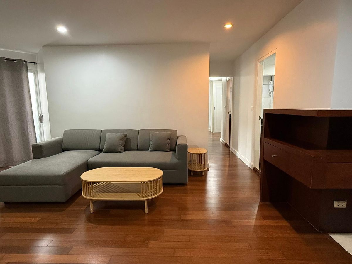 ให้เช่าคอนโดสาทร นราธิวาส : คอนโด แต่งครบ พร้อมเข้าอยู่ 2 ห้องนอน 2 ห้องน้ำ ใกล้บีทีเอสช่องนนทรี สาทร