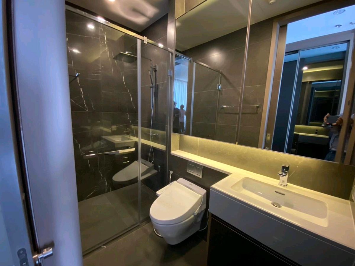 ให้เช่าคอนโดพระราม 9 เพชรบุรีตัดใหม่ RCA : ด่วนห้องมุม หลุดจอง The Esse at Singha Complex 28,000บาท เฟอร์ใหม่ทั้งห้อง📞 โทรด่วน0655193596ปัน