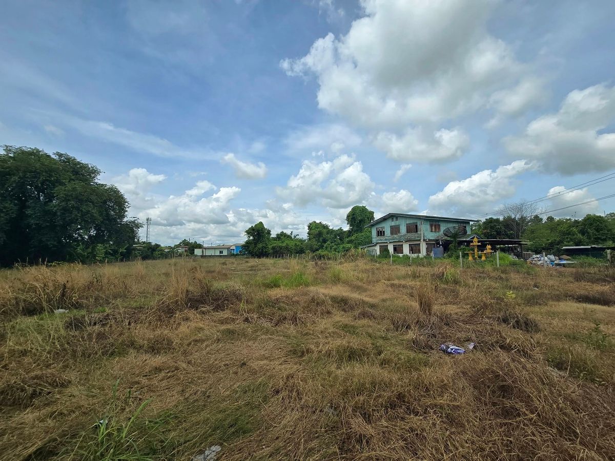 For RentLandPrachin Buri : Land for rent, size 1 rai. Land reclamation. Tha Tum Subdistrict, Si Maha Phot District Prachinburi Province