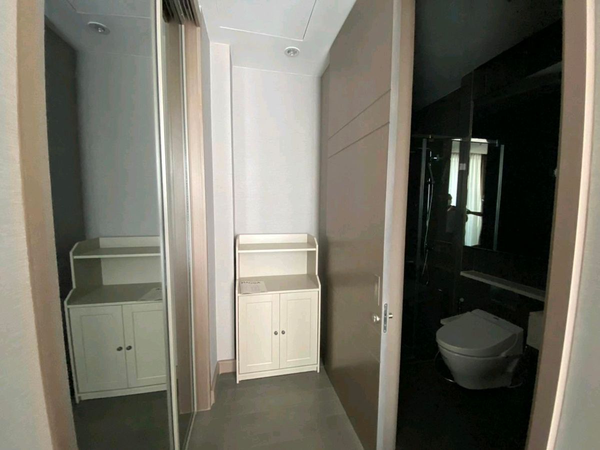 ให้เช่าคอนโดพระราม 9 เพชรบุรีตัดใหม่ RCA : ด่วนห้องมุม หลุดจอง The Esse at Singha Complex 28,000บาท เฟอร์ใหม่ทั้งห้อง📞 โทรด่วน0655193596ปัน