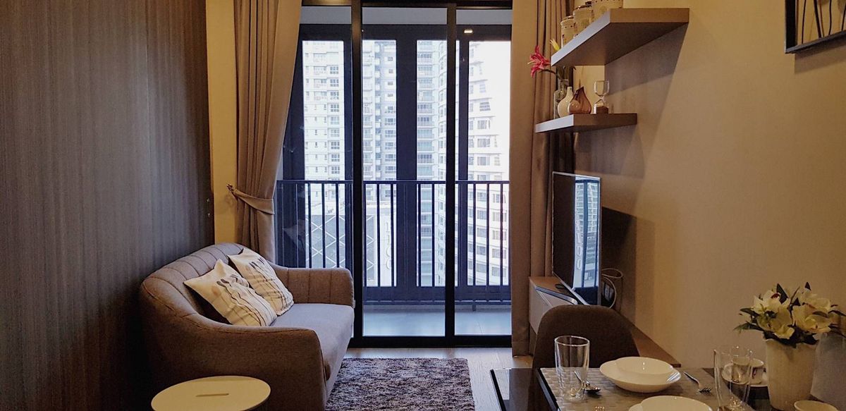 ให้เช่าคอนโดสุขุมวิท อโศก ทองหล่อ : คอนโด 1 ห้องนอน 1 ห้องน้ำ 34 ตรม. ที่ Ashton Asoke ให้เช่า เดือนละ 25,000 บาท ซ.สุขุมวิท 21 สถานีรถไฟฟ้าอโศก