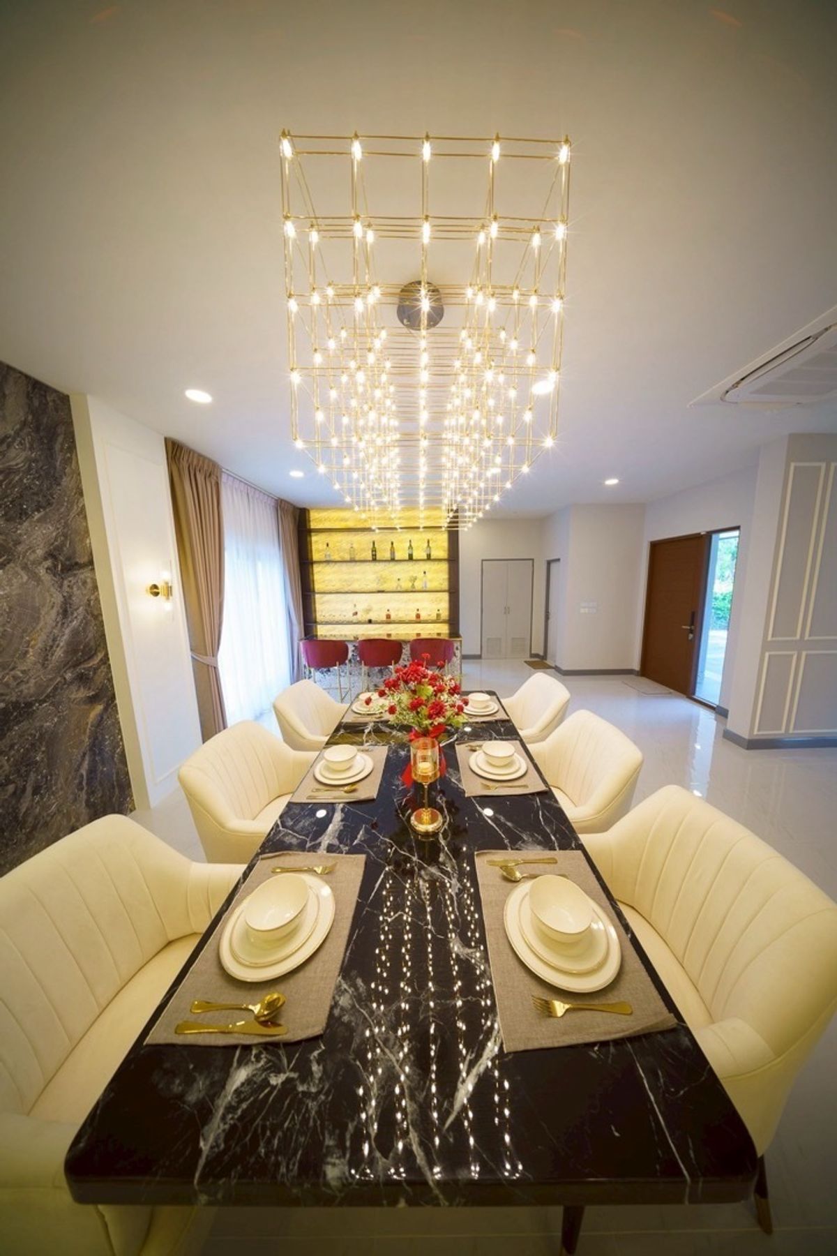 ขายบ้านบางนา แบริ่ง ลาซาล : 🏡✨ One & Only Luxury Pool Villa in The City Bangna ✨🏡