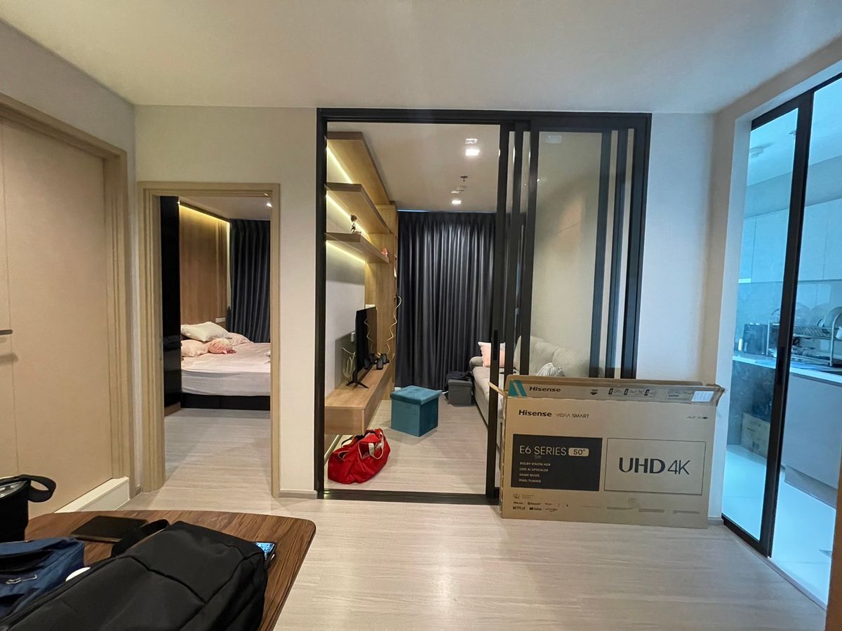 ให้เช่าคอนโดท่าพระ ตลาดพลู วุฒากาศ : Life Sathorn Sierra 1 ห้องนอน + 1 ห้องทำงาน + 1 ห้องอเนกประสงค์ ห้องสวย เฟอนิเจ้อครบ สอบถามได้ครับ