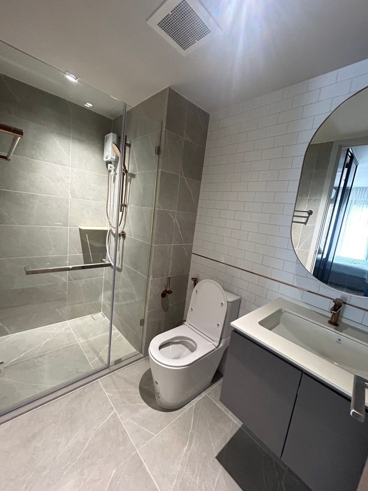 ให้เช่าคอนโดสุขุมวิท อโศก ทองหล่อ : คอนโด Chapter Thonglor 25 เดินทางสะดวก ใกล้รถไฟฟ้าบีทีเอส มีรถรับส่ง เฟอร์นิเจอร์ครบ พร้อมอยู่