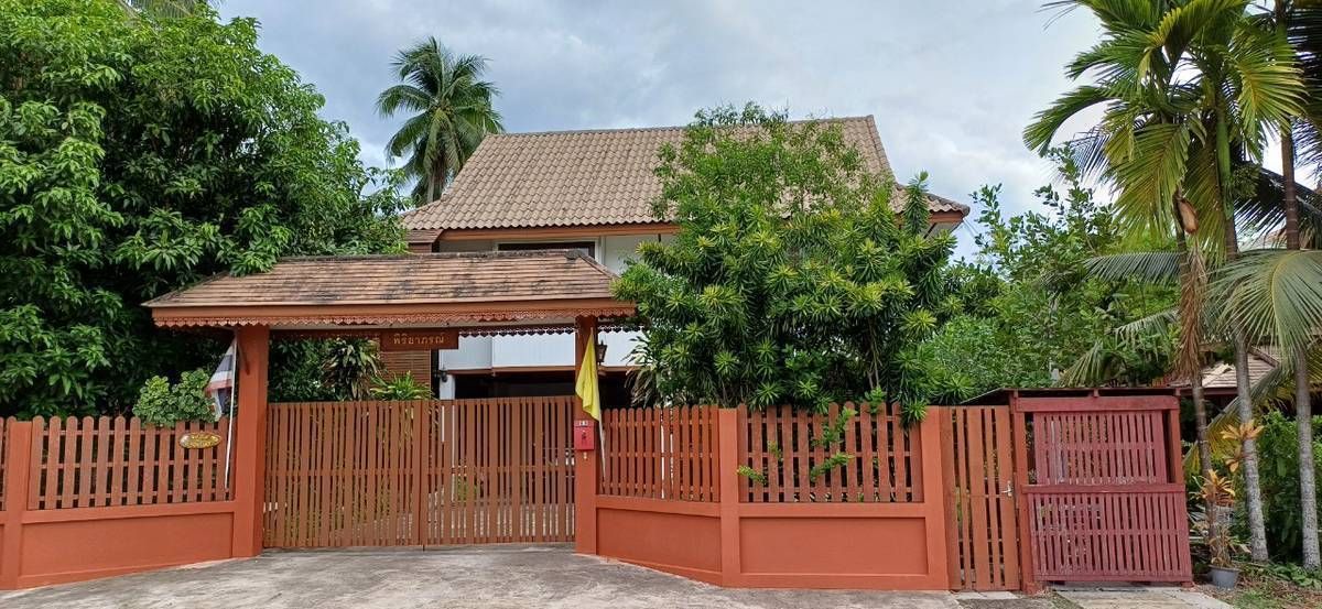 ขายบ้านสมุทรสงคราม : ขายบ้านสวนบางคนที (บ้านพิริยาภรณ์) อ.บางคนที จังหวัดสมุทรสงคราม ทำเลใกล้กรุงเทพ  พื้นที่ใหญ่มาก บรรยากาศ เงียบสงบ ปลอดภัย น่าอยู่ เพื่อนบ้านน่ารัก 