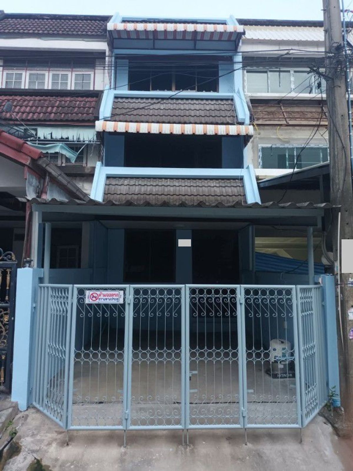 ขายทาวน์โฮมพัฒนาการ ศรีนครินทร์ : บ้านรีโนเวท 18ตรว 4นอน2น้ำ ทาวน์โฮม 3 ชั้น พัฒนาการ 55