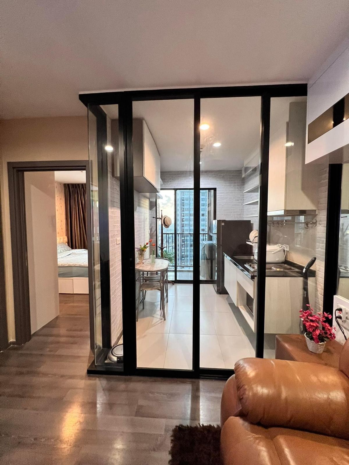 ขายคอนโดอ่อนนุช อุดมสุข : The Base Park East / 1 Bedroom (SALE WITH TENANT), เดอะ เบส พาร์ค อีสท์ / 1 ห้องนอน (ขายพร้อมผู้เช่า) TANG013