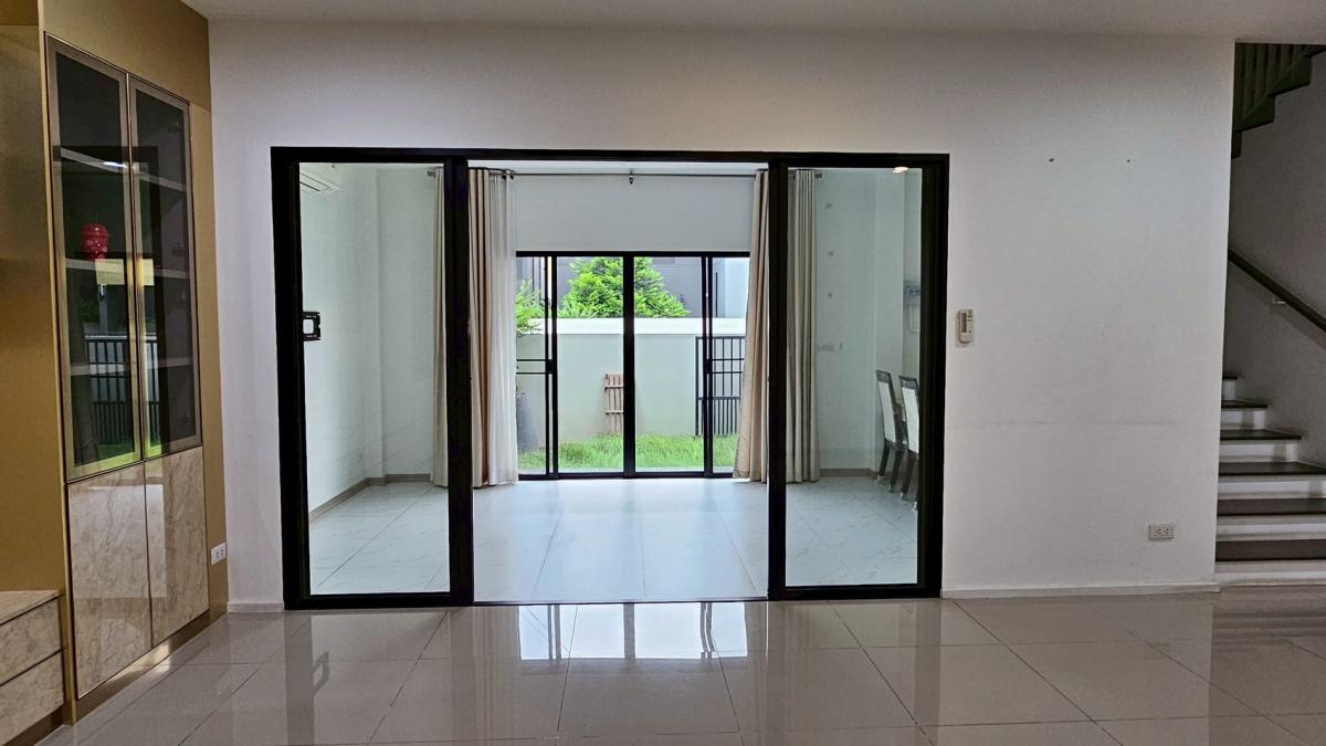 ขายบ้านนวมินทร์ รามอินทรา : 🔥ขายด่วน🔥บ้านเดี่ยว 2 ชั้น โนเบิล เกเบิล วัชรพล เดินทางสะดวกมาก เข้า-ออกได้หลายทาง ใกล้ตลาด มีของกินตลอด 24 ชม.