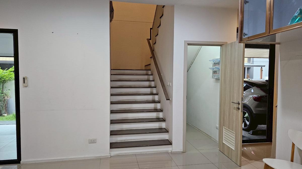 ขายบ้านนวมินทร์ รามอินทรา : 🔥ขายด่วน🔥บ้านเดี่ยว 2 ชั้น โนเบิล เกเบิล วัชรพล เดินทางสะดวกมาก เข้า-ออกได้หลายทาง ใกล้ตลาด มีของกินตลอด 24 ชม.