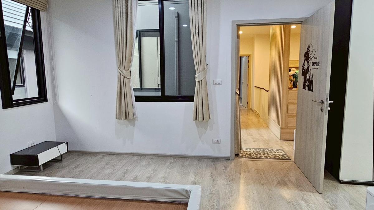 ขายบ้านนวมินทร์ รามอินทรา : 🔥ขายด่วน🔥บ้านเดี่ยว 2 ชั้น โนเบิล เกเบิล วัชรพล เดินทางสะดวกมาก เข้า-ออกได้หลายทาง ใกล้ตลาด มีของกินตลอด 24 ชม.