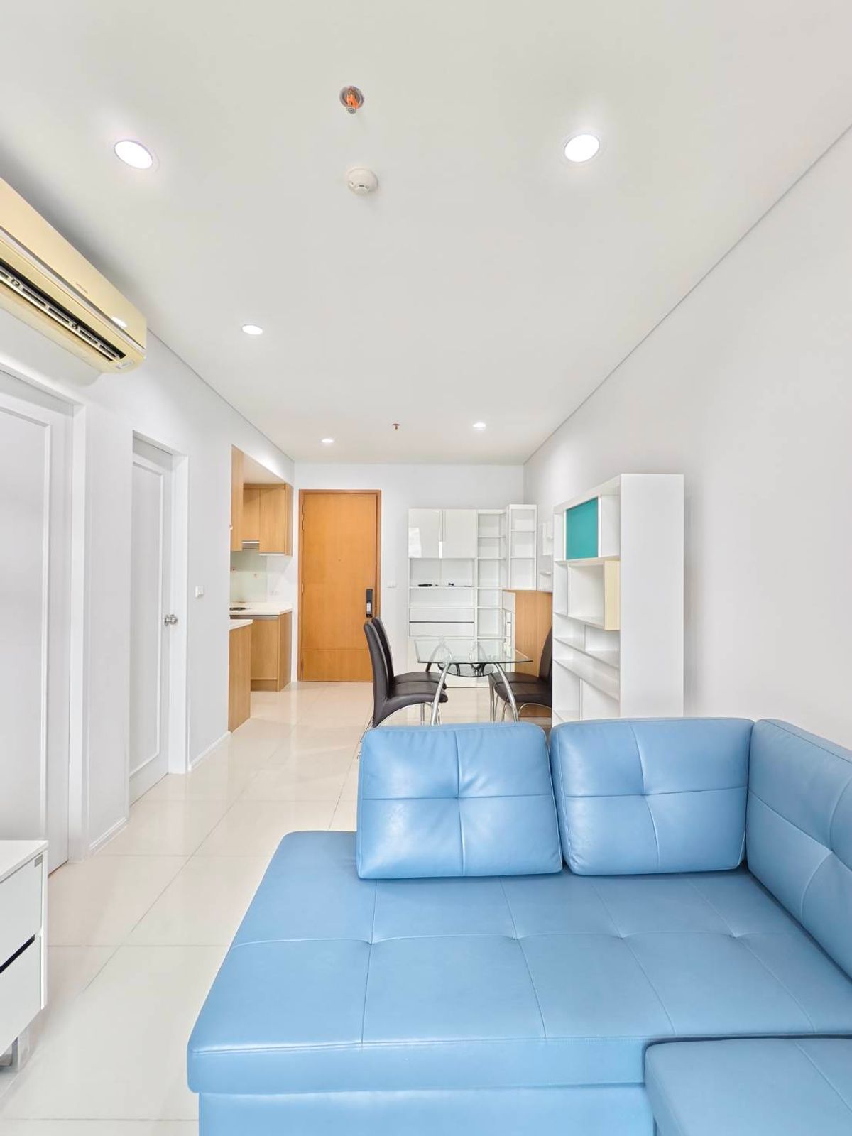 ให้เช่าคอนโดพระราม 9 เพชรบุรีตัดใหม่ RCA : Repair Already  { FOR RENT } 1 BEDROOM 1 BATHROOM 52 SQ.M   READY TO MOVE IN 