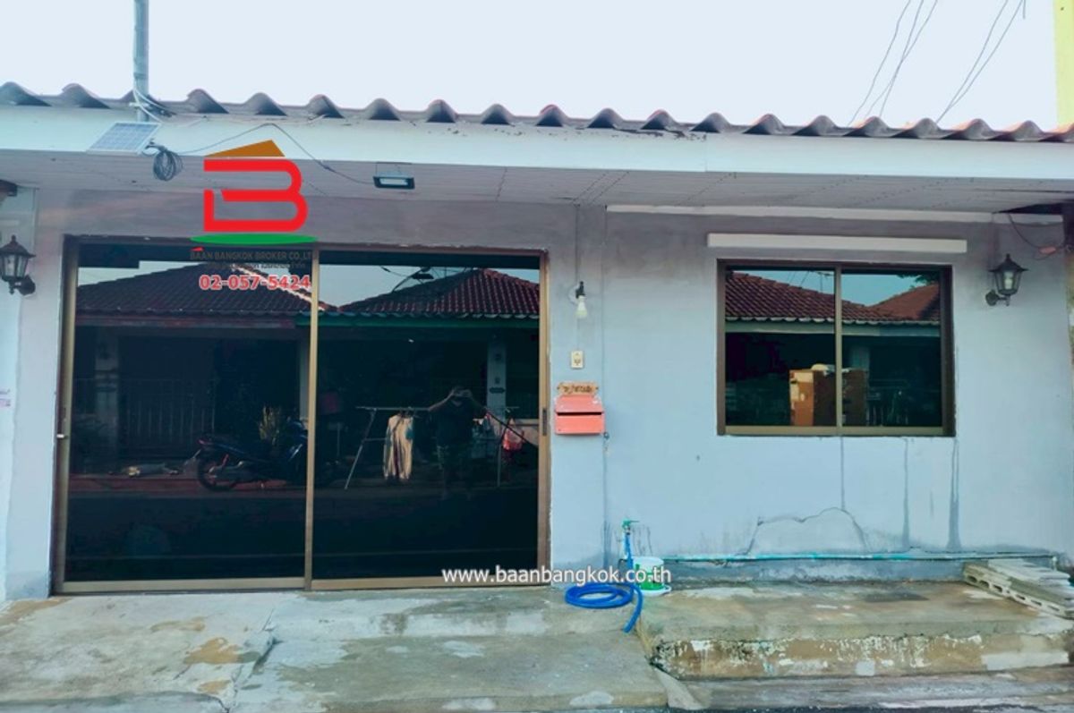 ขายทาวน์โฮมนนทบุรี บางใหญ่ บางบัวทอง : ทาวน์เฮาส์ 1 ชั้น หมู่บ้าน อาสาเฮ้าส์ 5 เนื้อที่ 18 ตรว. ใกล้โรงเรียนราชวินิต นนทบุรี ถนนบางใหญ่-บางคูลัด ตำบลบางใหญ่ อำเภอบางใหญ่ จังหวัดนนทบุรี