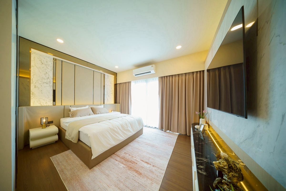 ขายบ้านบางนา แบริ่ง ลาซาล : 🏡✨ One & Only Luxury Pool Villa in The City Bangna ✨🏡