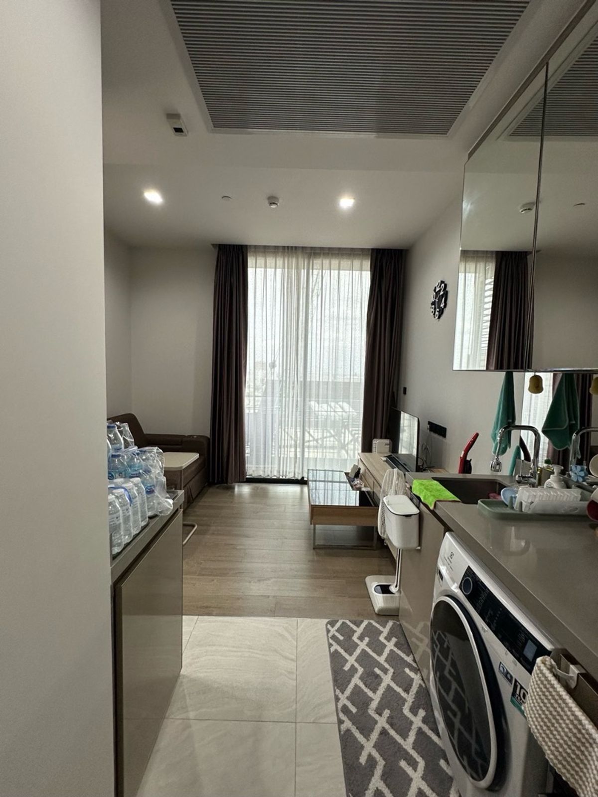 For RentCondoLadprao, Central Ladprao : Corner Room, Nice View, Good Layout Not in the Afternoon Sun