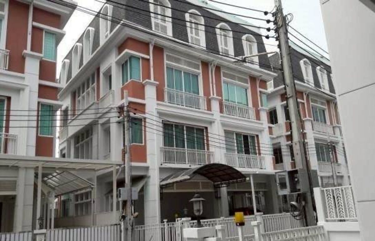 ให้เช่าบ้านรัชดา ห้วยขวาง :  ให้เช่าบ้าน 4 ชั้น มีลิฟต์ ในหมู่บ้านบ.ช่วยห้วยขวาง 🏡 ติดโรงเรียนนานาชาติ KIS เหมาะทั้งอยู่อาศัยและทำออฟฟิศ