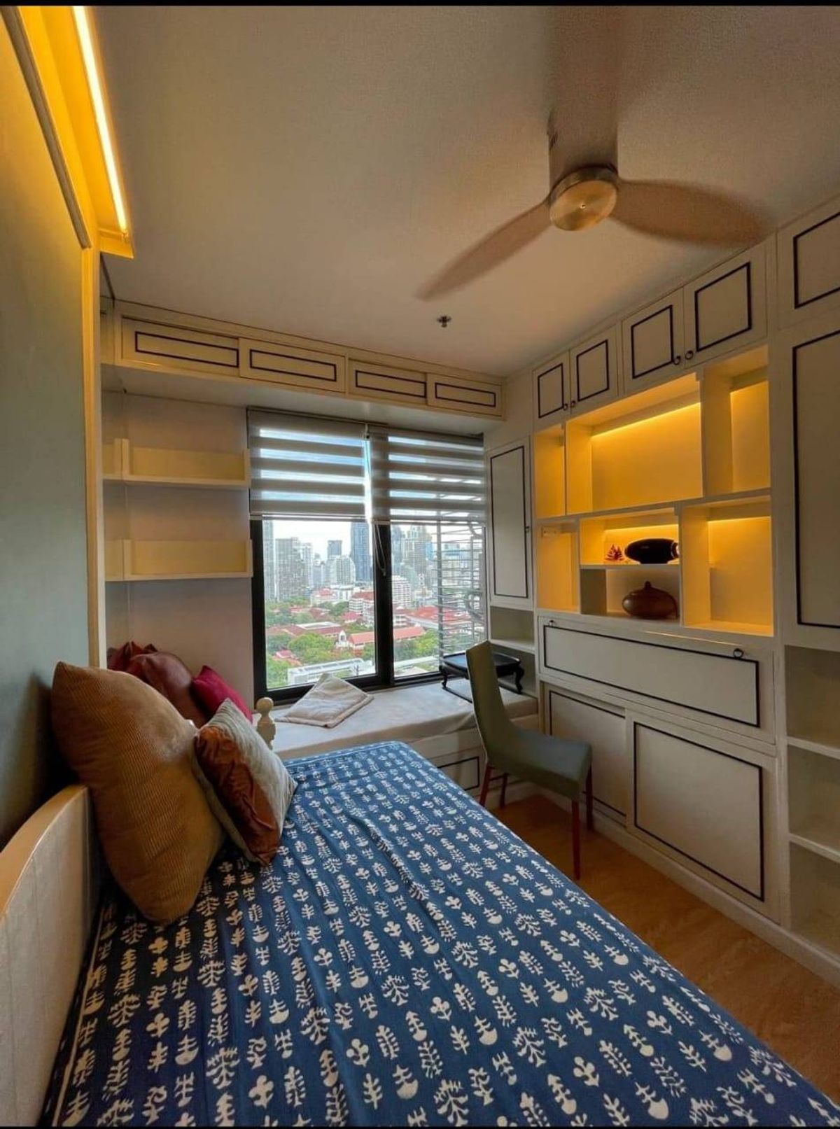 ให้เช่าคอนโดพระราม 9 เพชรบุรีตัดใหม่ RCA : { FOR RENT } 2 BEDROOM 2 BATHROOM Duplex 104 SQ.M   READY TO MOVE IN   CALL NOW 094-641-5974