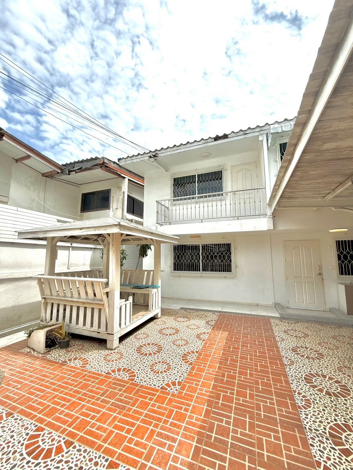 บ้านลาดพร้าว101 แฮปปี้แลนด์ : 🏡 ให้เช่า / ขาย บ้านเดี่ยว 2 ชั้น พร้อมอยู่ เลี้ยงสัตว์ได้! 🐾 ใกล้ BTS ลาดพร้าว 101 – เดอะมอลล์บางกะปิ เดินทางสะดวก