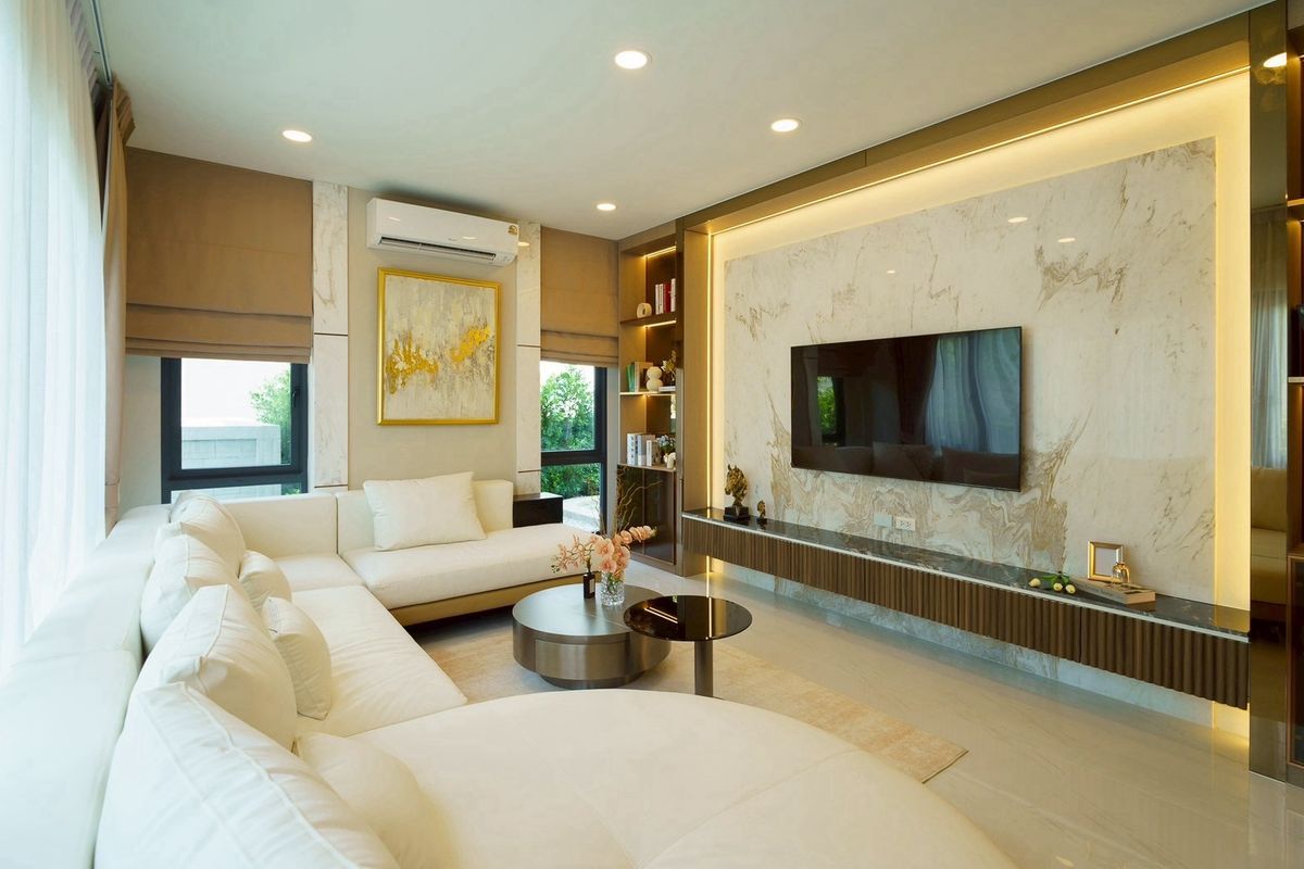 ขายบ้านบางนา แบริ่ง ลาซาล : 🏡✨ One & Only Luxury Pool Villa in The City Bangna ✨🏡