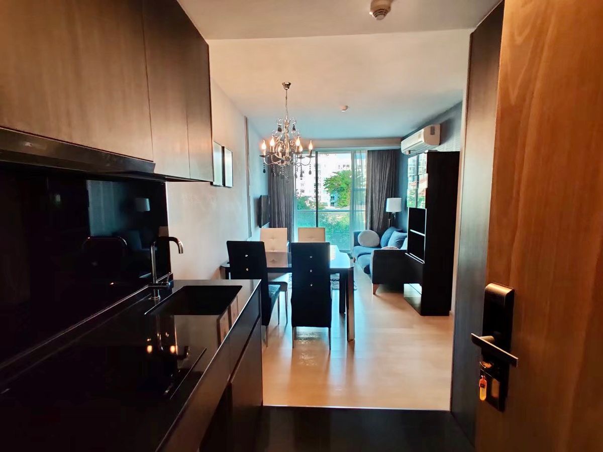 For RentCondoSukhumvit, Asoke, Thonglor : Low floor 1 bed 1 bath 46 sqm condo at Via 49 for rent 32,000THB per month, Sukhumvit Soi 49, Thonglor BTS station