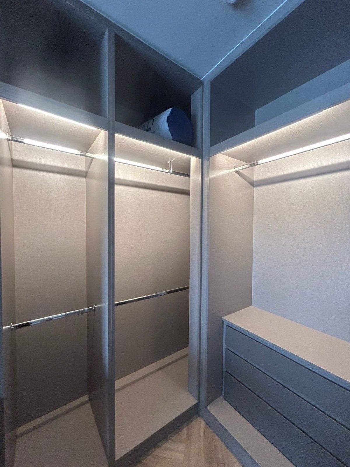 ให้เช่าคอนโดสุขุมวิท อโศก ทองหล่อ : คอนโด Chapter Thonglor 25 เดินทางสะดวก ใกล้รถไฟฟ้าบีทีเอส มีรถรับส่ง เฟอร์นิเจอร์ครบ พร้อมอยู่