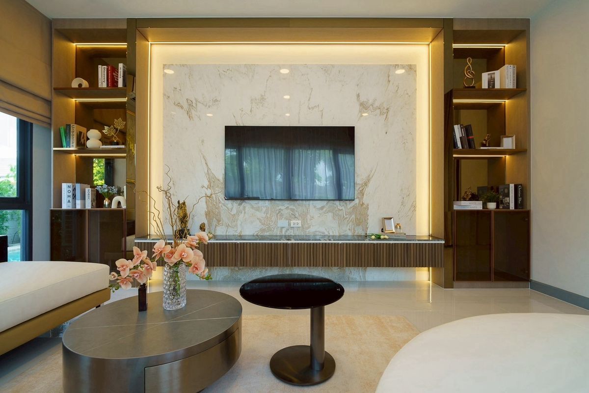 ขายบ้านบางนา แบริ่ง ลาซาล : 🏡✨ One & Only Luxury Pool Villa in The City Bangna ✨🏡