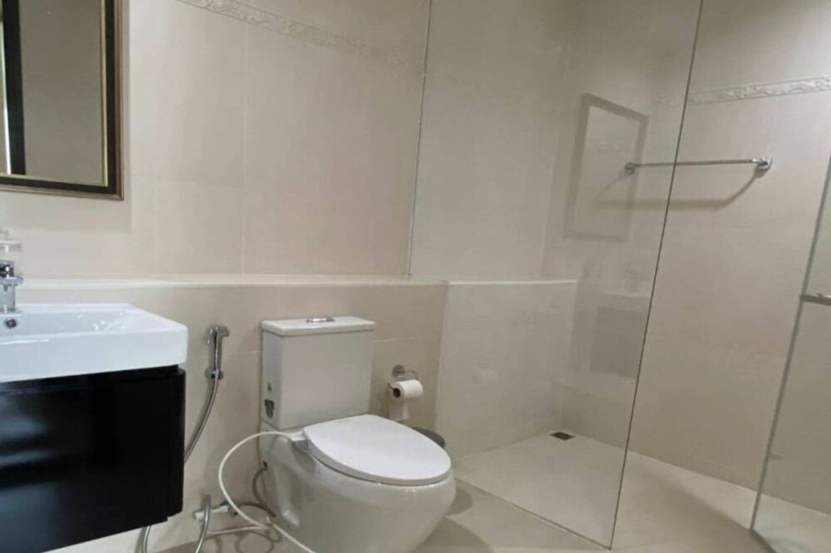 ให้เช่าคอนโดสุขุมวิท อโศก ทองหล่อ : สำหรับเช่า !! เลี้ยงสัตว์ได้ !!  Code C20230208182..........The Lakes, 2 ห้องนอน, 2 ห้องน้ำ, ชั้นสูง 18++, ห้องหายาก, แต่งครบ, พร้อมเข้าอยู่ 