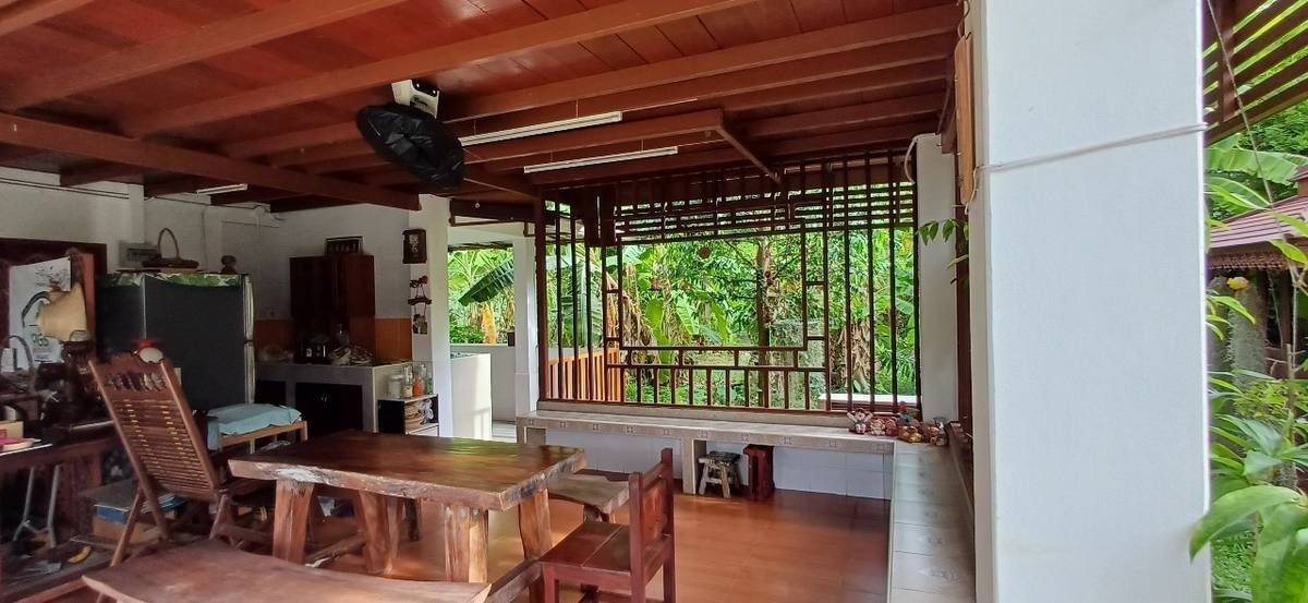 ขายบ้านสมุทรสงคราม : ขายบ้านสวนบางคนที (บ้านพิริยาภรณ์) อ.บางคนที จังหวัดสมุทรสงคราม ทำเลใกล้กรุงเทพ  พื้นที่ใหญ่มาก บรรยากาศ เงียบสงบ ปลอดภัย น่าอยู่ เพื่อนบ้านน่ารัก 