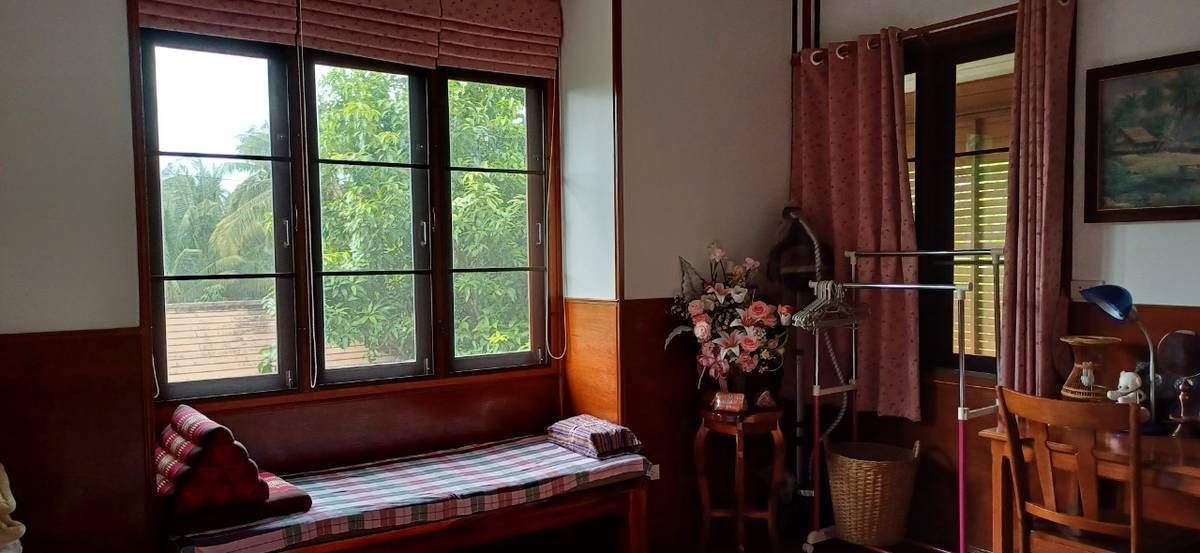 ขายบ้านสมุทรสงคราม : ขายบ้านสวนบางคนที (บ้านพิริยาภรณ์) อ.บางคนที จังหวัดสมุทรสงคราม ทำเลใกล้กรุงเทพ  พื้นที่ใหญ่มาก บรรยากาศ เงียบสงบ ปลอดภัย น่าอยู่ เพื่อนบ้านน่ารัก 