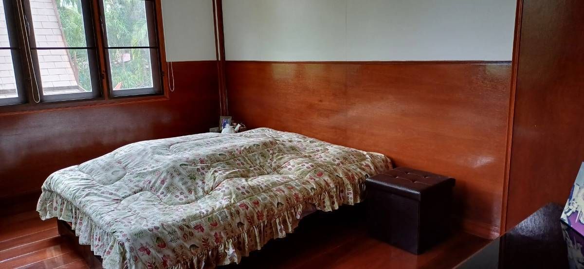 ขายบ้านสมุทรสงคราม : ขายบ้านสวนบางคนที (บ้านพิริยาภรณ์) อ.บางคนที จังหวัดสมุทรสงคราม ทำเลใกล้กรุงเทพ  พื้นที่ใหญ่มาก บรรยากาศ เงียบสงบ ปลอดภัย น่าอยู่ เพื่อนบ้านน่ารัก 