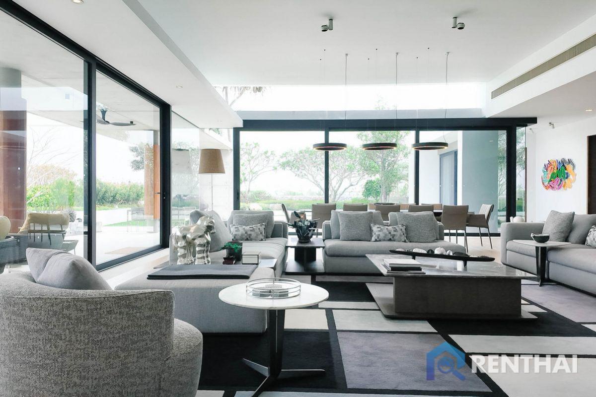 ขายบ้านพัทยา บางแสน ชลบุรี สัตหีบ : สำหรับ ขาย วิลล่า ที่ Sunplay Pool Villas